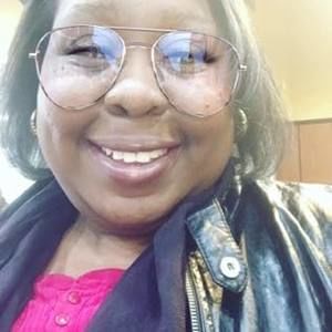 Meet your Posher, Kanisha